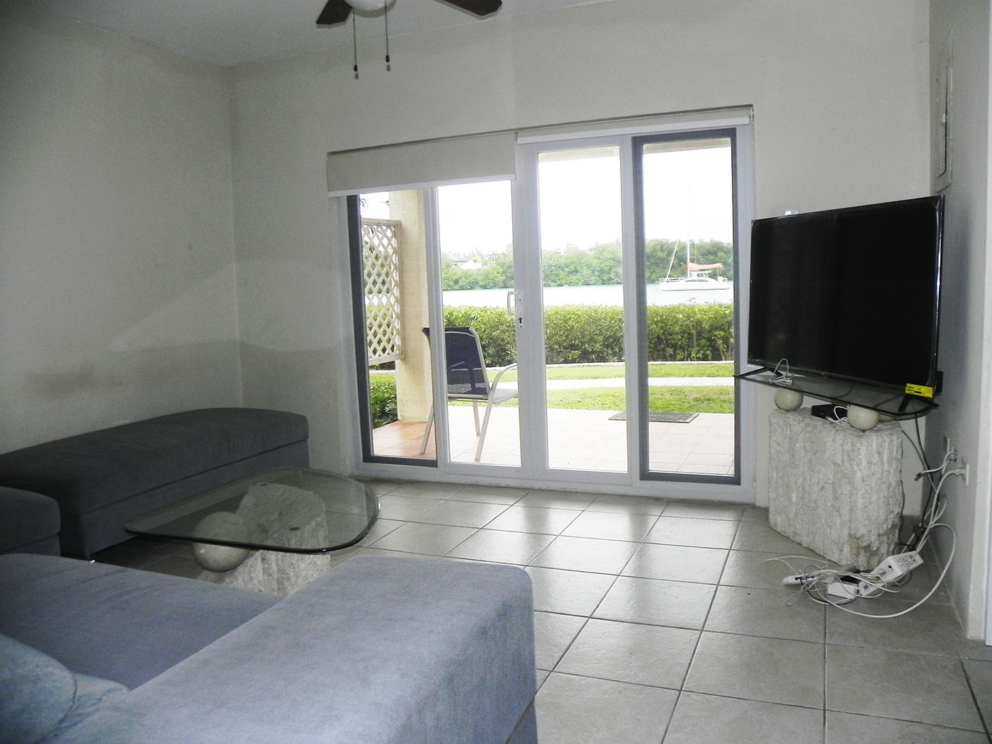 Seafront 2 bedroom by the Lagoons