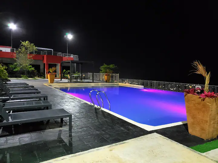 2B/R Heaven Villa w/Infinity Pool Gym Ocho Rios